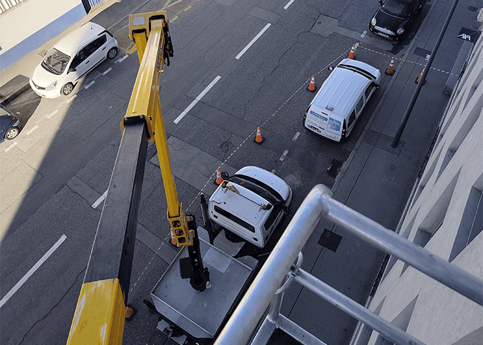 installation de films de protection solaire à effet miroir argent 01
