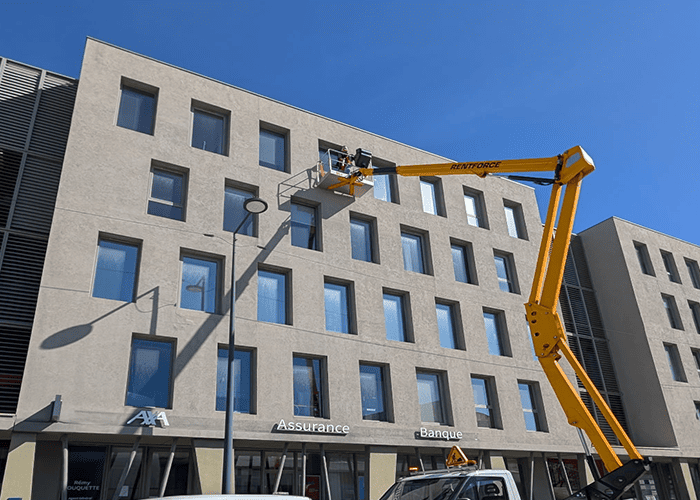 installation de films de protection solaire à effet miroir argent 03