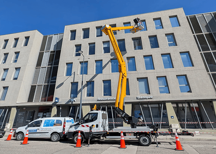 installation de films de protection solaire à effet miroir argent 04